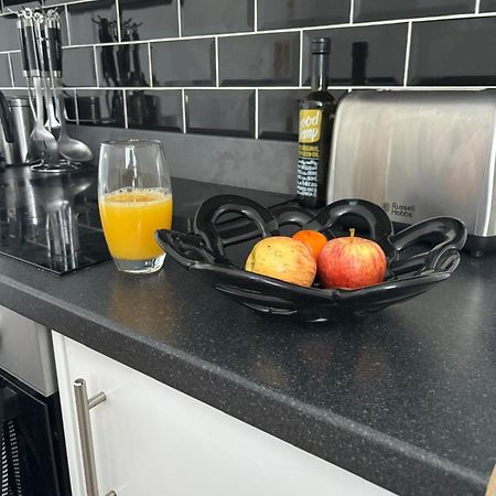 3-Bed Home From Home, Sleeps 6, Great For Contractors, Close To Gulliver'S Valley Theme Park, Free Parking, Hot Tub, Couple Retreat Sheffield Exteriör bild