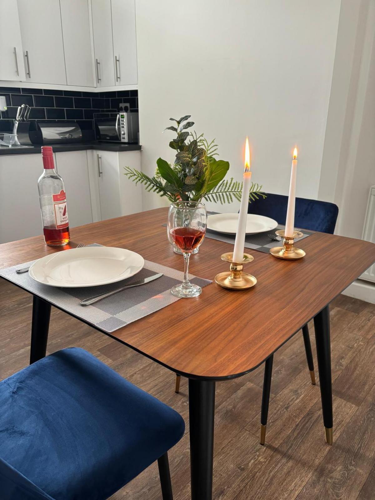 3-Bed Home From Home, Sleeps 6, Great For Contractors, Close To Gulliver'S Valley Theme Park, Free Parking, Hot Tub, Couple Retreat Sheffield Exteriör bild
